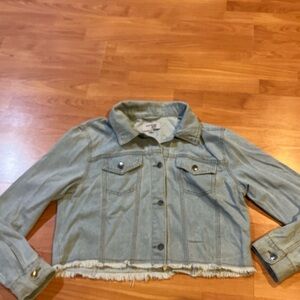 Classic Blue Denim Jacket with Frayed Hem
